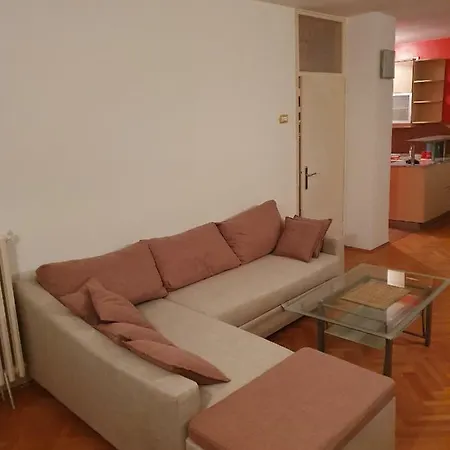 Apartman Mativas 1 *
